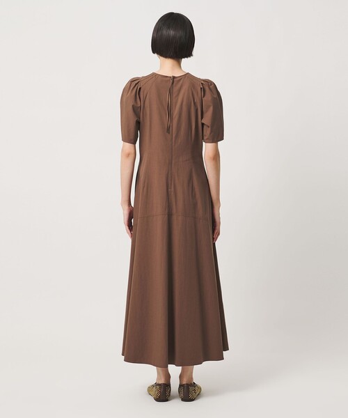 UNITED ARROWS(ユナイテッドアローズ)の「パフスリーブ フレアワンピース ‐ウォッシャブル‐(ワンピース・レディース・ダークブラウン/ネイビー・36/38)」の11枚目の写真