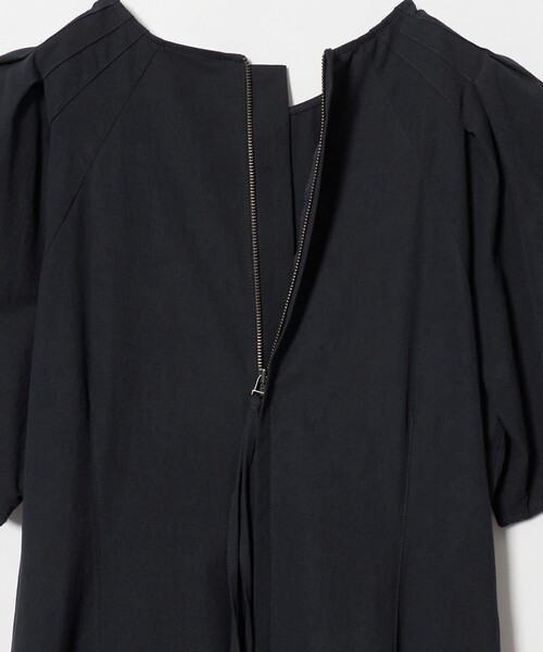 UNITED ARROWS(ユナイテッドアローズ)の「パフスリーブ フレアワンピース ‐ウォッシャブル‐(ワンピース・レディース・ダークブラウン/ネイビー・36/38)」の19枚目の写真