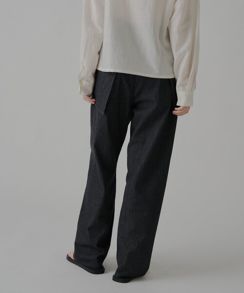 WHIMSIC（ウィムジック）の「【UNISEX/2サイズ展開】ストライプデニムスラッカーパンツ（デニムパンツ・メンズ・インディゴブルー/ブラック・2/1）」の20枚目の写真