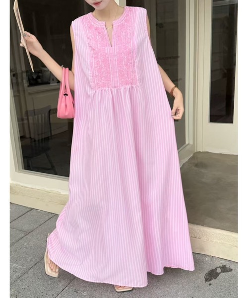 FAVORITO(ファヴォリート)の「ノースリーブ刺繍ワンピース(ワンピース・レディース・ホワイト/ピンク/ベージュ/グレー/ブルー/パープル/ライトグリーン/グリーン・F)」の22枚目の写真