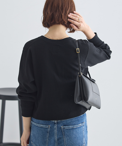 journal standard L'essage(ジャーナルスタンダードレサージュ)の「サーマルクルーネックロングTシャツ(Tシャツ/カットソー・レディース・ブラック/アイボリー・FREE)」の7枚目の写真