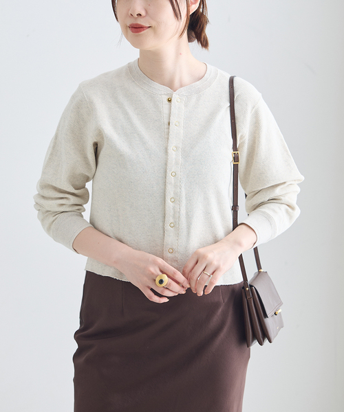 journal standard L'essage(ジャーナルスタンダードレサージュ)の「サーマルクルーネックロングTシャツ(Tシャツ/カットソー・レディース・ブラック/アイボリー・FREE)」の10枚目の写真