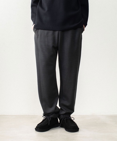 ATTACHMENT(アタッチメント)の「【LIMITED】W/NYスムース ラウンジトラウザーズ / W/NY SMOOTH LOUNGE TROUSERS(スウェットパンツ・メンズ・ブラック/ダークグレー・4/3/2/1)」の1枚目の写真
