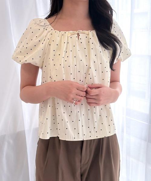 merrylatte(メリーラテ)の「ドット柄バックリボントップス(ニット/セーター・レディース・ドット・MEDIUM)」の7枚目の写真