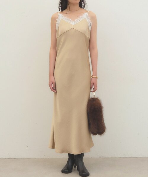 LOUNGEDRESS（ラウンジドレス）の「《幅広いシーンで活躍》レースキャミワンピース（ワンピース・レディース・アイボリー/ブラック/ベージュ・FREE）」の3枚目の写真