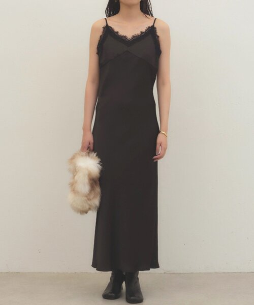 LOUNGEDRESS（ラウンジドレス）の「《幅広いシーンで活躍》レースキャミワンピース（ワンピース・レディース・アイボリー/ブラック/ベージュ・FREE）」の2枚目の写真