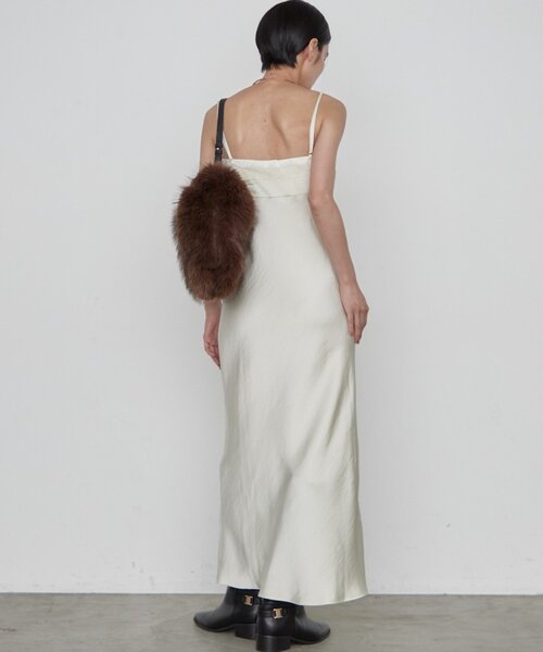 LOUNGEDRESS（ラウンジドレス）の「《幅広いシーンで活躍》レースキャミワンピース（ワンピース・レディース・アイボリー/ブラック/ベージュ・FREE）」の8枚目の写真
