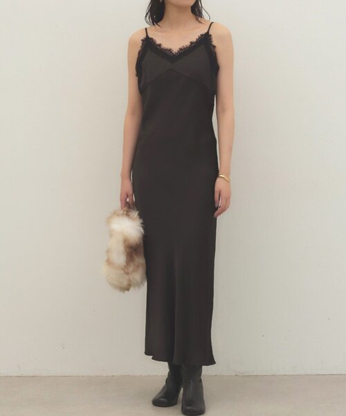 LOUNGEDRESS（ラウンジドレス）の「《幅広いシーンで活躍》レースキャミワンピース（ワンピース・レディース・アイボリー/ブラック/ベージュ・FREE）」の13枚目の写真