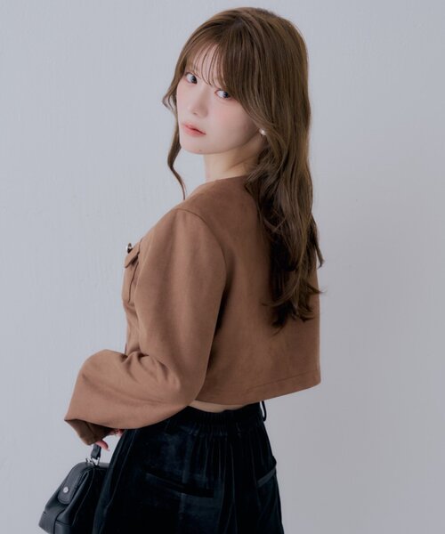 Chico（チコ）の「【SALON by Chico】取り外し裾フリル金釦ショートジャケット（ブルゾン・レディース・キャメル/ブラック系その他3/ブラック系その他2/ブラウン系その他3・FREE）」の18枚目の写真