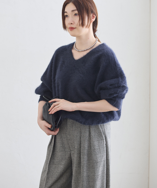 journal standard L'essage(ジャーナルスタンダードレサージュ)の「《一部WEB限定カラー/追加》FOX CASHMERE Vネックプルオーバー(ニット/セーター・レディース・レッド/ベージュ/オリーブ/ネイビー/ピンク系その他・FREE)」の3枚目の写真