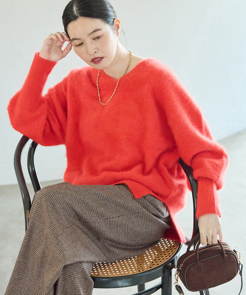 journal standard L'essage(ジャーナルスタンダードレサージュ)の「《一部WEB限定カラー/追加》FOX CASHMERE Vネックプルオーバー(ニット/セーター・レディース・レッド/ベージュ/オリーブ/ネイビー/ピンク系その他・FREE)」の5枚目の写真