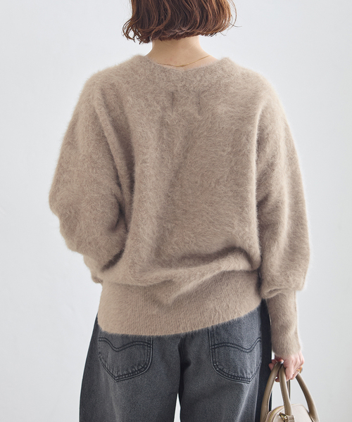 journal standard L'essage(ジャーナルスタンダードレサージュ)の「《一部WEB限定カラー/追加》FOX CASHMERE Vネックプルオーバー(ニット/セーター・レディース・レッド/ベージュ/オリーブ/ネイビー/ピンク系その他・FREE)」の13枚目の写真
