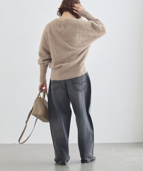 journal standard L'essage(ジャーナルスタンダードレサージュ)の「《一部WEB限定カラー/追加》FOX CASHMERE Vネックプルオーバー(ニット/セーター・レディース・レッド/ベージュ/オリーブ/ネイビー/ピンク系その他・FREE)」の15枚目の写真
