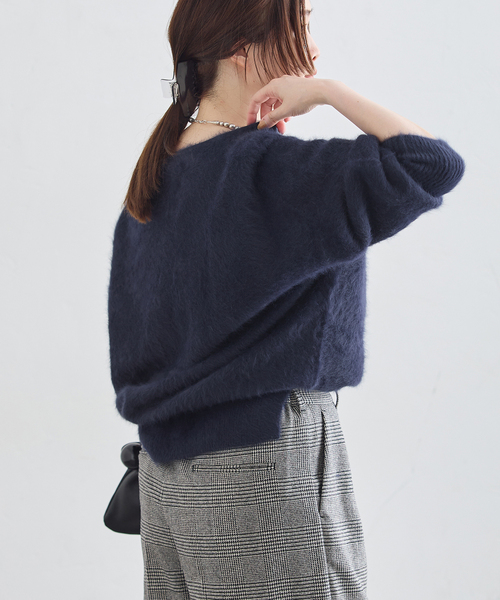 journal standard L'essage(ジャーナルスタンダードレサージュ)の「《一部WEB限定カラー/追加》FOX CASHMERE Vネックプルオーバー(ニット/セーター・レディース・レッド/ベージュ/オリーブ/ネイビー/ピンク系その他・FREE)」の22枚目の写真
