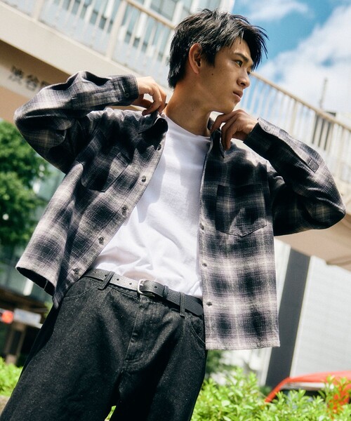 FREAK'S STORE(フリークスストア)の「限定展開 オンブレ クロップド チェックシャツ(シャツ/ブラウス・メンズ・ブラック/ホワイト/ブラウン/ブルー・LARGE/MEDIUM/SMALL)」の2枚目の写真