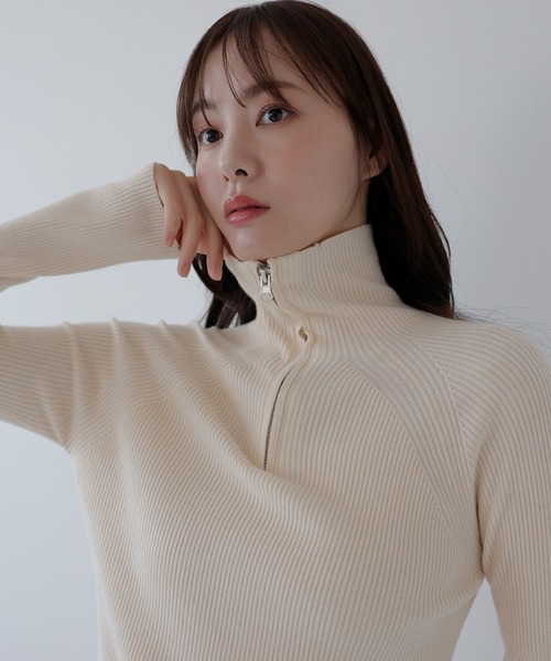 AMUU. PRECIEUSE(アムープレシューズ)の「ハイネックジップニットプルオーバー(ニット/セーター・レディース・ピンク/ブラウン/アイボリー/チャコールグレー/ボルドー・FREE)」の1枚目の写真