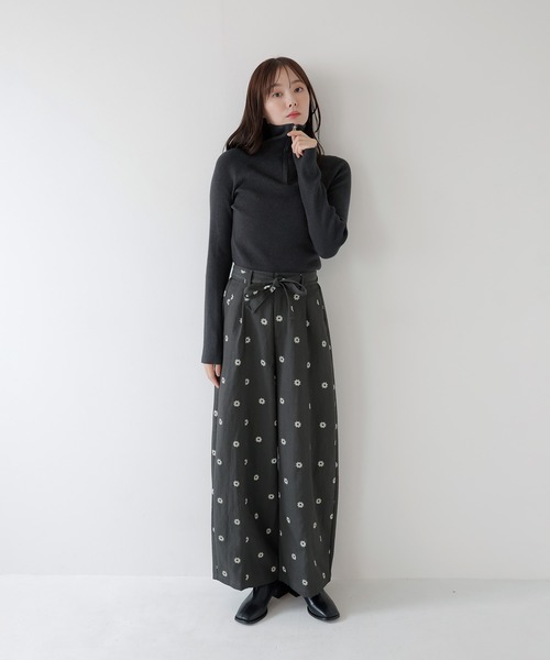 AMUU. PRECIEUSE(アムープレシューズ)の「ハイネックジップニットプルオーバー(ニット/セーター・レディース・ピンク/ブラウン/アイボリー/チャコールグレー/ボルドー・FREE)」の22枚目の写真