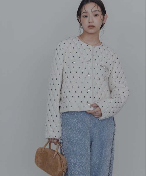 Eimee Law(エイミーロウ)の「ダイヤキルト バックフリル中綿ジャケット(ノーカラージャケット・レディース・アイボリー/ブラウン/ブラック・FREE)」の11枚目の写真