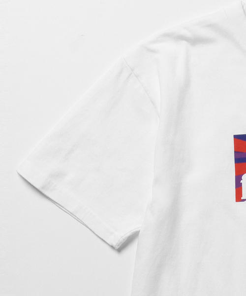 BEAMS T(ビームスティー)の「F-LAGSTUF-F / 別注 ONIETA ボディ・ボックスロゴ Tシャツ(Tシャツ/カットソー・メンズ・ホワイト・MEDIUM/LARGE/SMALL/X-LARGE)」の3枚目の写真