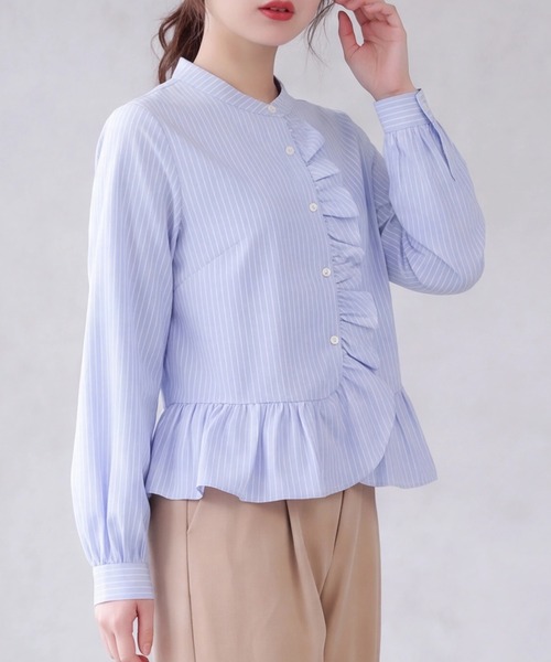 TRUDEA(トルディア)の「フリルシャツブラウス(チェック/ストライプ/無地)(シャツ/ブラウス・レディース・ブルー/サックスブルー/ブラック・MEDIUM)」の7枚目の写真