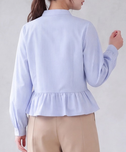 TRUDEA(トルディア)の「フリルシャツブラウス(チェック/ストライプ/無地)(シャツ/ブラウス・レディース・ブルー/サックスブルー/ブラック・MEDIUM)」の9枚目の写真
