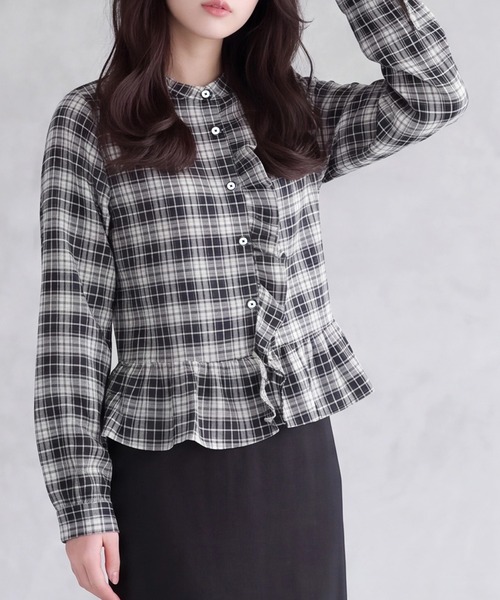 TRUDEA(トルディア)の「フリルシャツブラウス(チェック/ストライプ/無地)(シャツ/ブラウス・レディース・ブルー/サックスブルー/ブラック・MEDIUM)」の17枚目の写真