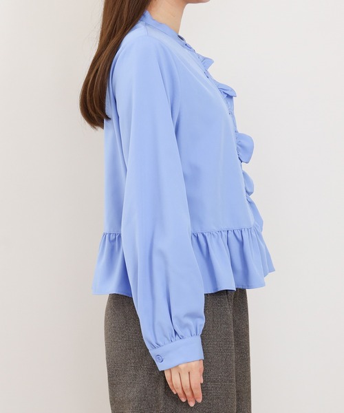 TRUDEA(トルディア)の「フリルシャツブラウス(チェック/ストライプ/無地)(シャツ/ブラウス・レディース・ブルー/サックスブルー/ブラック・MEDIUM)」の14枚目の写真