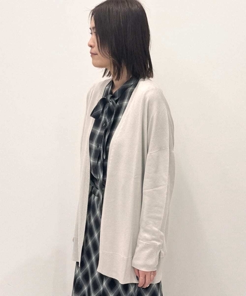 MICHEL KLEIN(ミッシェル・クラン)の「ホールガーメント(R)着流しカーディガン(スウェット・レディース・ライトグレー/ブラック/ボルドー・38)」の3枚目の写真