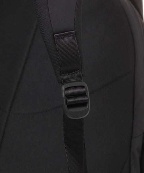 THE NORTH FACE(ザノースフェイス)の「【THE NORTH FACE(ザ・ノース・フェイス)】Ficus Pack(バックパック/リュック・レディース・ブラック・FREE)」の4枚目の写真