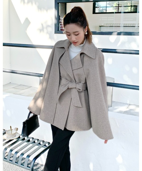 BIRTHDAY BASH（バースデイバッシュ）の「ALETTA 3WAY CAPE COAT（アレッタ3WAYケープコート）（ポンチョ・レディース・ベージュ/ブラック・FREE）」の3枚目の写真