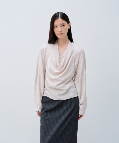 NOTIA(ノティア)の「ホルターブラウスセット ベージュ(シャツ/ブラウス・レディース・その他・SMALL/MEDIUM)」の3枚目の写真