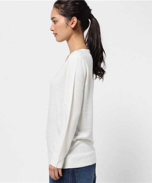 Denime（ドゥニーム）の「ソフトタッチクルーネックニット（ニット/セーター・レディース・ダークグリーン/グレー/アイボリー/ブラック・FREE）」の15枚目の写真