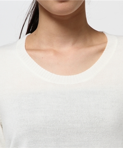 Denime（ドゥニーム）の「ソフトタッチクルーネックニット（ニット/セーター・レディース・ダークグリーン/グレー/アイボリー/ブラック・FREE）」の17枚目の写真