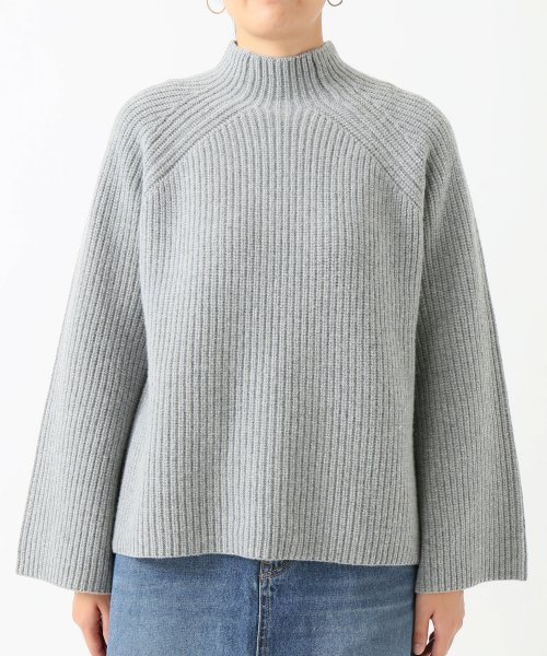 SLOBE IENA（スローブイエナ）の「《WEB限定》片畦スタンドフレアスリーブニット◆（ニット/セーター・レディース・ホワイト系その他/ブラック/グレー系その他/グリーン系その他・FREE）」の11枚目の写真