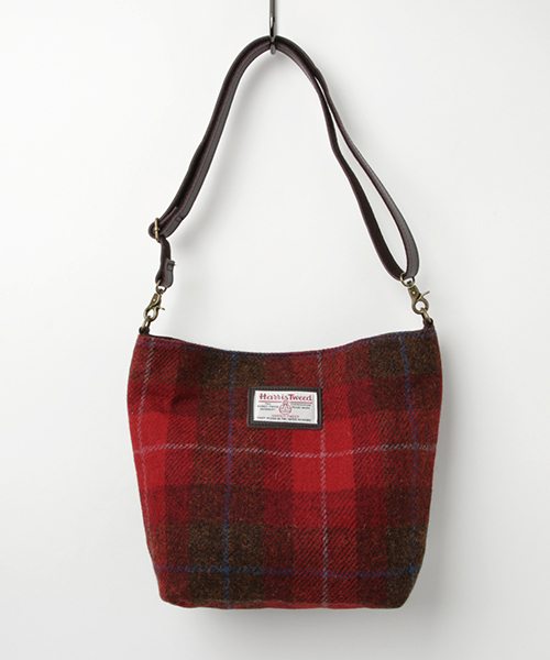 LBC（エルビーシー）の「【Harris Tweed】ハリスツイード 2WAYバッグ     （ショルダーバッグ・レディース・グレー/レッド/ブルー・FREE）」の3枚目の写真