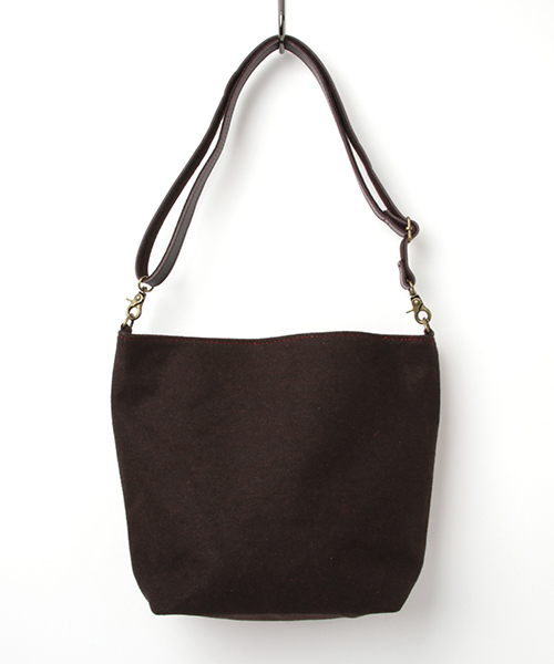 LBC（エルビーシー）の「【Harris Tweed】ハリスツイード 2WAYバッグ     （ショルダーバッグ・レディース・グレー/レッド/ブルー・FREE）」の5枚目の写真