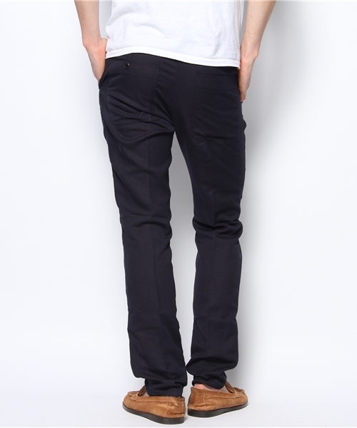 KATHARINE HAMNETT LONDON （キャサリンハムネットロンドン）の「コットンリネントリコチン（スラックス・メンズ・ホワイト/ネイビー・SMALL/MEDIUM/LARGE）」の5枚目の写真