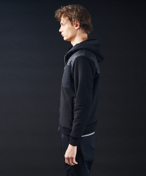 5351 POUR LES HOMMES（ゴーサンゴーイチプールオム）の「マイクロフリース×キルティングパーカー（パーカー・メンズ・チャコールグレー/ブラック・44/46/48/50）」の4枚目の写真