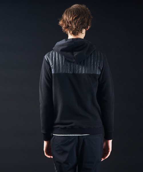 5351 POUR LES HOMMES（ゴーサンゴーイチプールオム）の「マイクロフリース×キルティングパーカー（パーカー・メンズ・チャコールグレー/ブラック・44/46/48/50）」の5枚目の写真