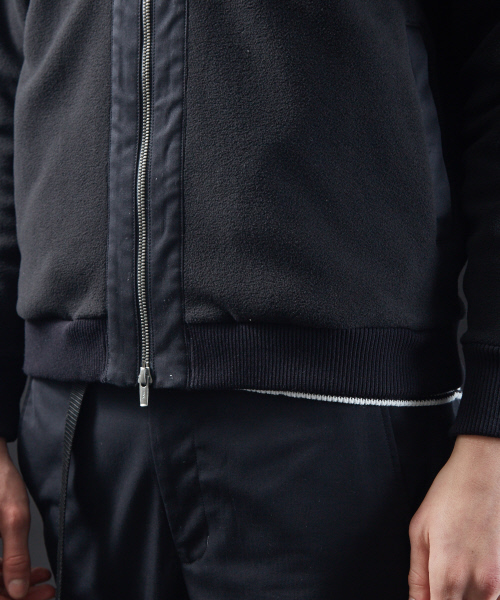 5351 POUR LES HOMMES（ゴーサンゴーイチプールオム）の「マイクロフリース×キルティングパーカー（パーカー・メンズ・チャコールグレー/ブラック・44/46/48/50）」の10枚目の写真