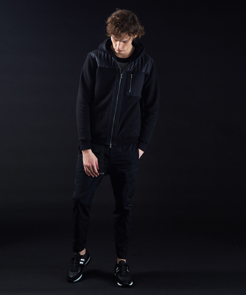 5351 POUR LES HOMMES（ゴーサンゴーイチプールオム）の「マイクロフリース×キルティングパーカー（パーカー・メンズ・チャコールグレー/ブラック・44/46/48/50）」の15枚目の写真