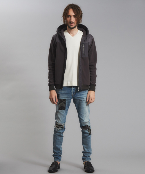 5351 POUR LES HOMMES（ゴーサンゴーイチプールオム）の「マイクロフリース×キルティングパーカー（パーカー・メンズ・チャコールグレー/ブラック・44/46/48/50）」の18枚目の写真