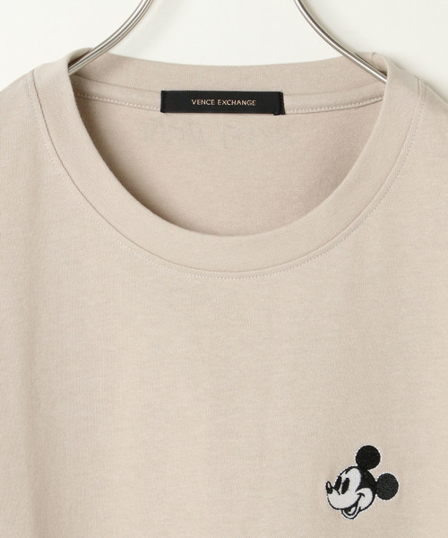 Disney(ディズニー)の「Disney(ディズニー)ワンポイントミッキービッグTシャツ(Tシャツ/カットソー)」 WEAR Disney(ディズニー)の「Disney(ディズニー)ワンポイントミッキービッグTシャツ(Tシャツ/カットソー)」 WEAR