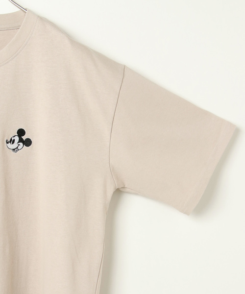 Disney(ディズニー)の「Disney(ディズニー)ワンポイントミッキービッグTシャツ(Tシャツ/カットソー)」 WEAR Disney(ディズニー)の「Disney(ディズニー)ワンポイントミッキービッグTシャツ(Tシャツ/カットソー)」 WEAR