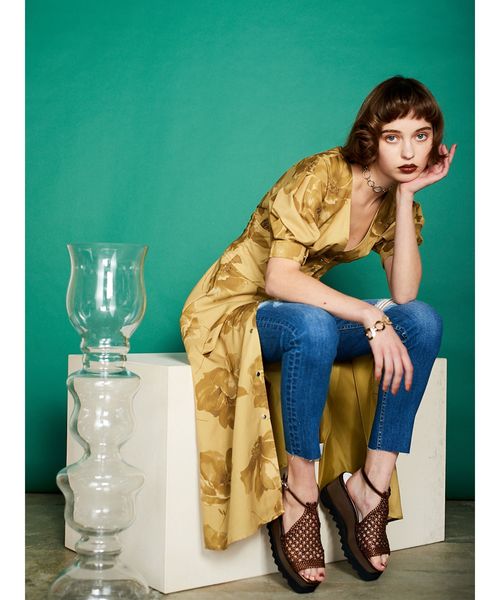 MURUA（ムルーア）の「ドリーフラワーガウンワンピース（ワンピース・レディース・ブラウン/マスタード・FREE）」の3枚目の写真