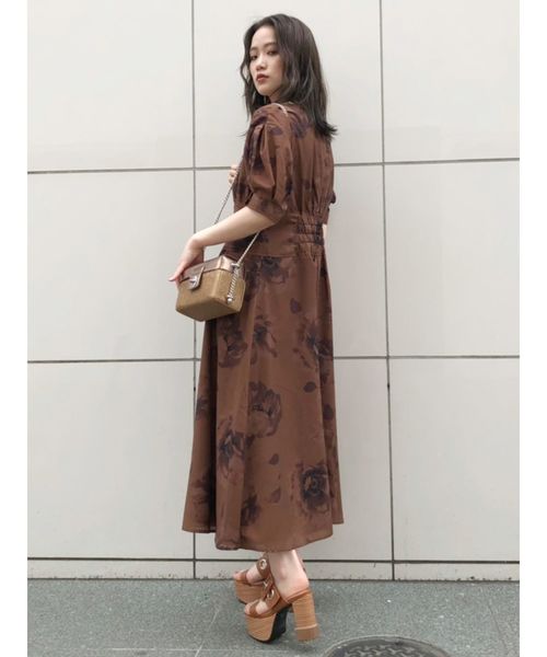 MURUA（ムルーア）の「ドリーフラワーガウンワンピース（ワンピース・レディース・ブラウン/マスタード・FREE）」の4枚目の写真