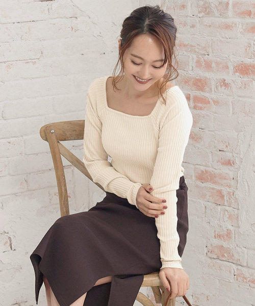 KOBE LETTUCE（コウベレタス）の「[スクエアorプチハイネック]選べる2typeテレコトップス（ニット/セーター・レディース・ブラック/ベージュ/オフホワイト/グリーン/ホワイト系その他/ブラック系その他/ベージュ系その他/グリーン系その他・1/2）」の2枚目の写真