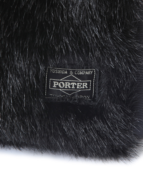 PORTER（ポーター）の「PORTER×BEAMS BOY / フェイクファー ポーチ（ポーチ・レディース・ブラック/ベージュ・ONE SIZE）」の3枚目の写真