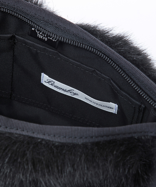 PORTER（ポーター）の「PORTER×BEAMS BOY / フェイクファー ポーチ（ポーチ・レディース・ブラック/ベージュ・ONE SIZE）」の9枚目の写真
