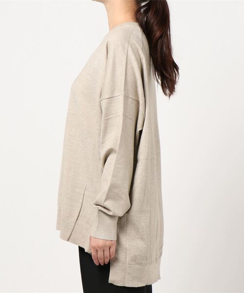 AMERICAN HOLIC(アメリカンホリック)の「クルーネック前後差ニットチュニック *(ニット/セーター・レディース・グリーン/アイボリー/杢グレー/マスタード/ブラウン/ベージュ/ブラック・FREE)」の8枚目の写真